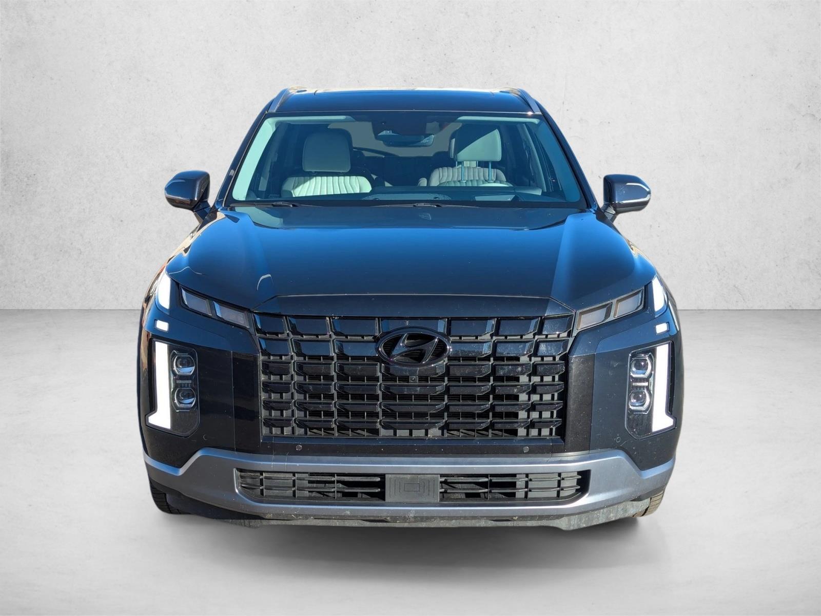 2023 Hyundai Palisade Limited photo 2