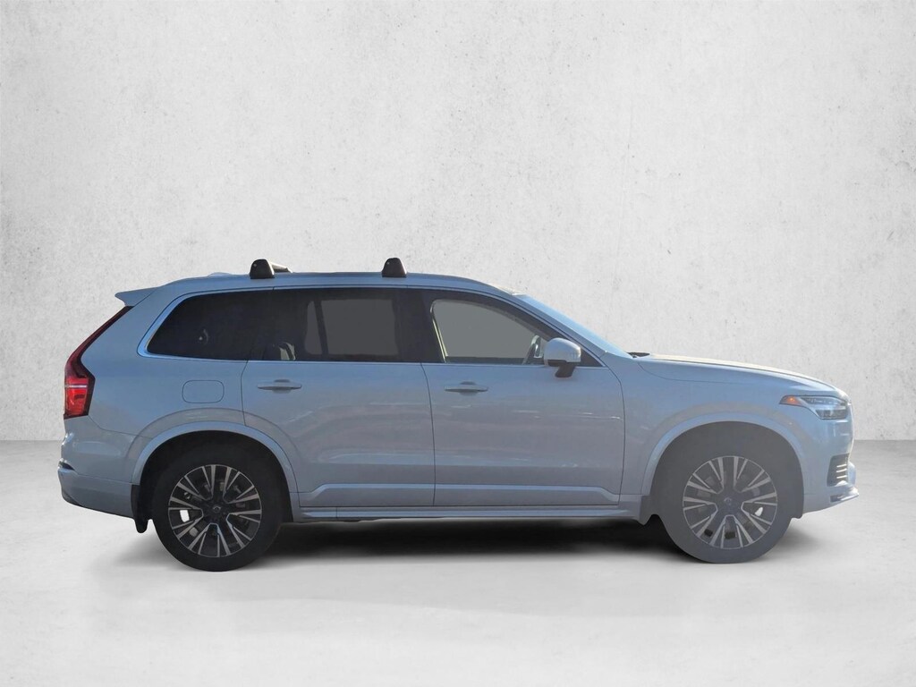 Used 2022 Volvo XC90 Momentum Sport Utility