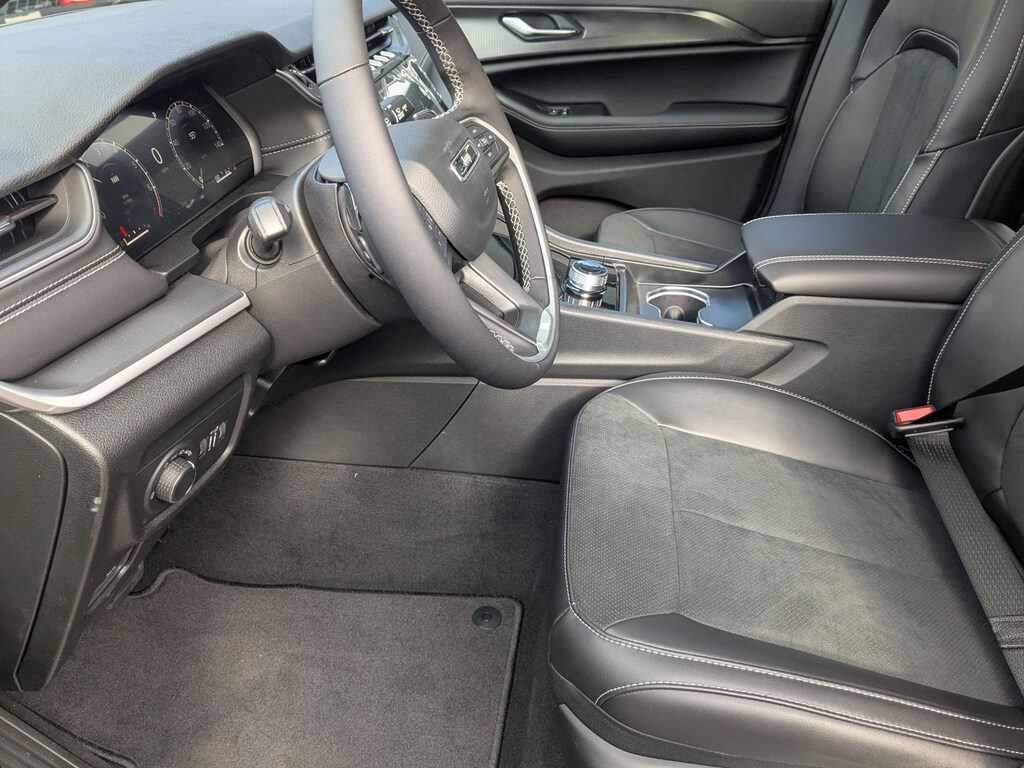 New 2025 Jeep Grand Cherokee Altitude X SUV