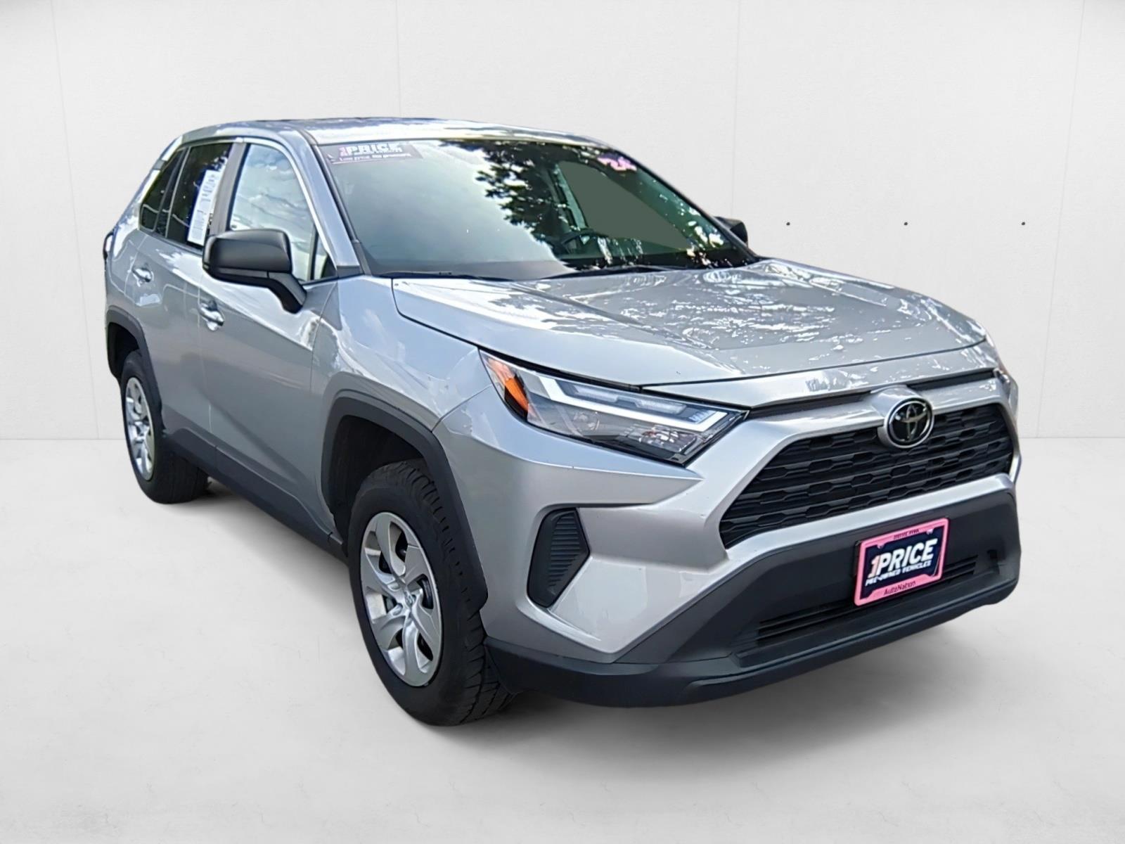 2024 Toyota RAV4 LE photo 3