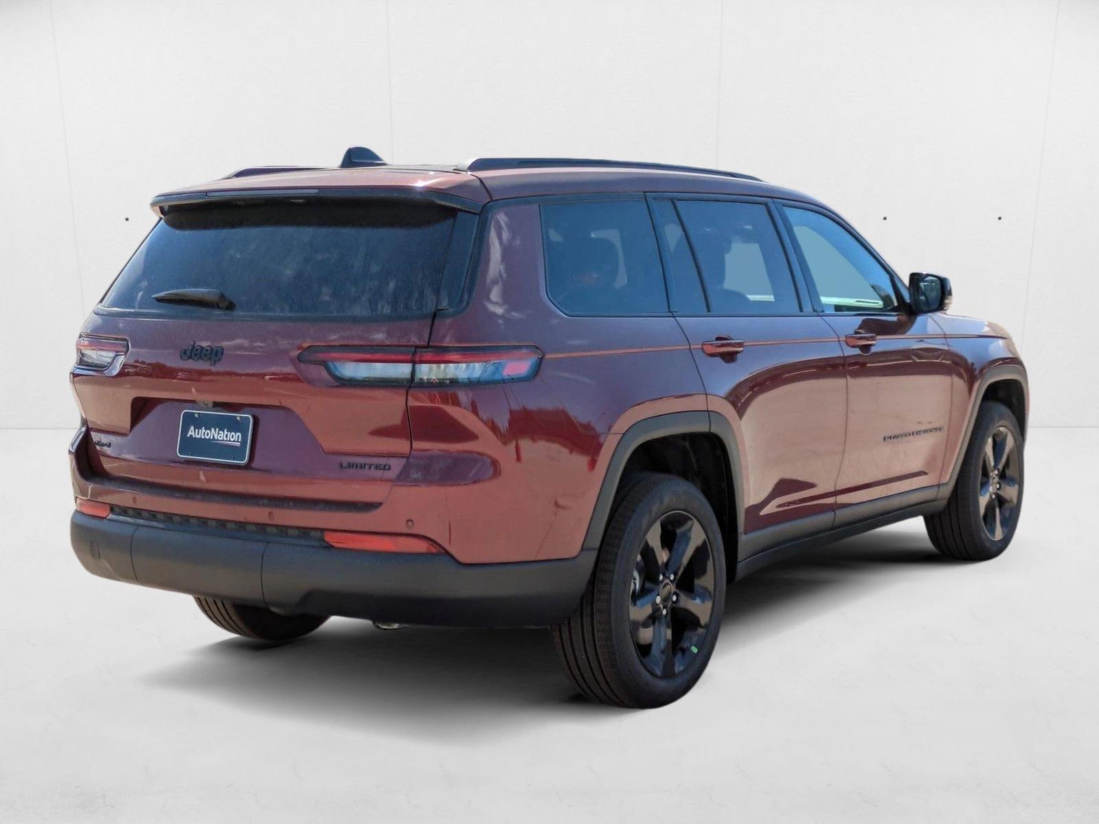 2025 Jeep Grand Cherokee Limited photo 2