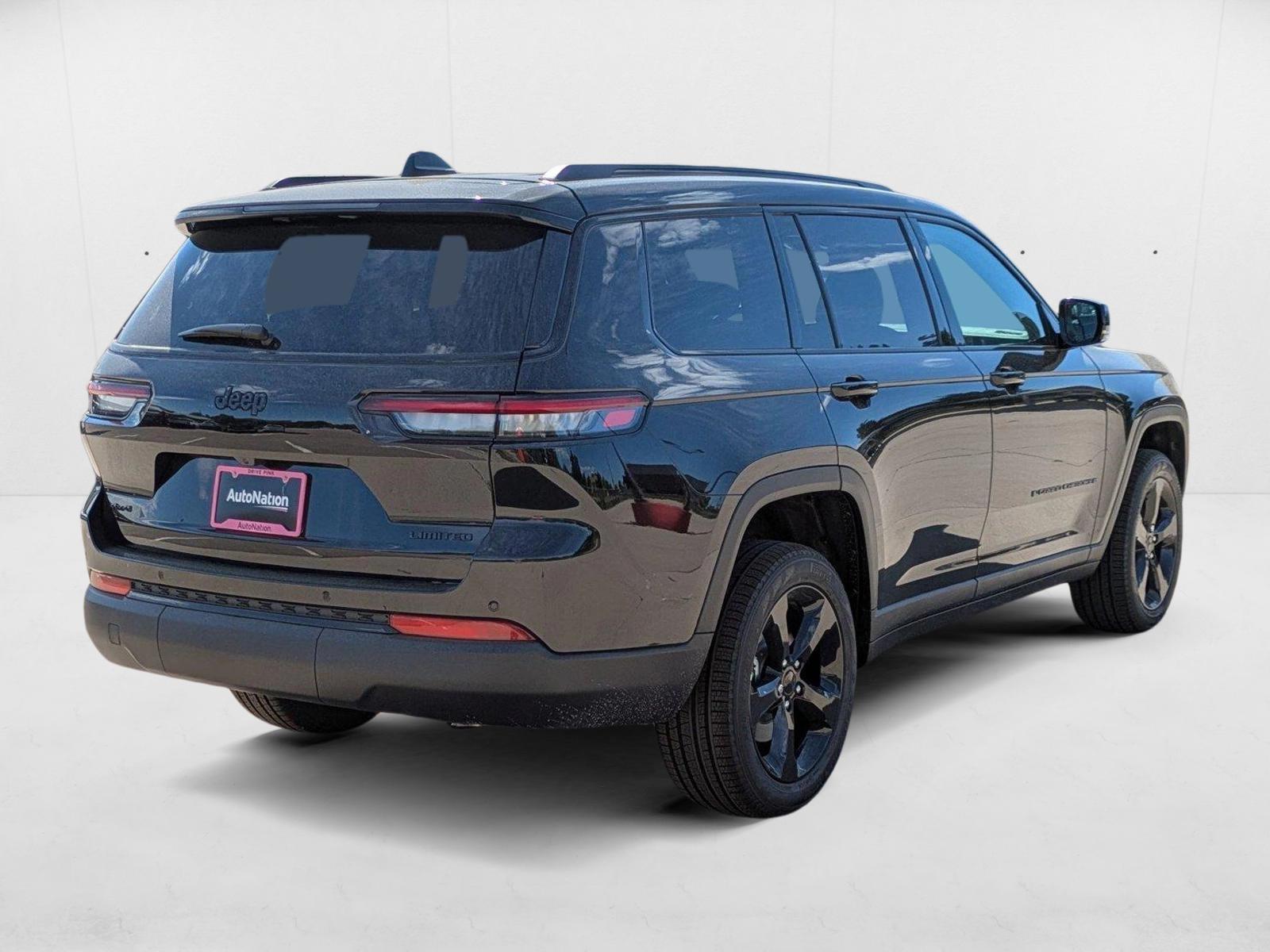 2025 Jeep Grand Cherokee Limited photo 2