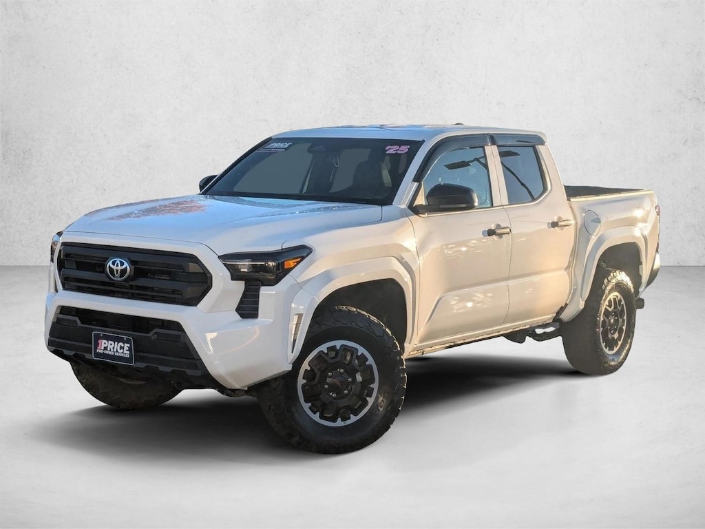 Used 2025 Toyota Tacoma 4WD SR Crew Cab Pickup