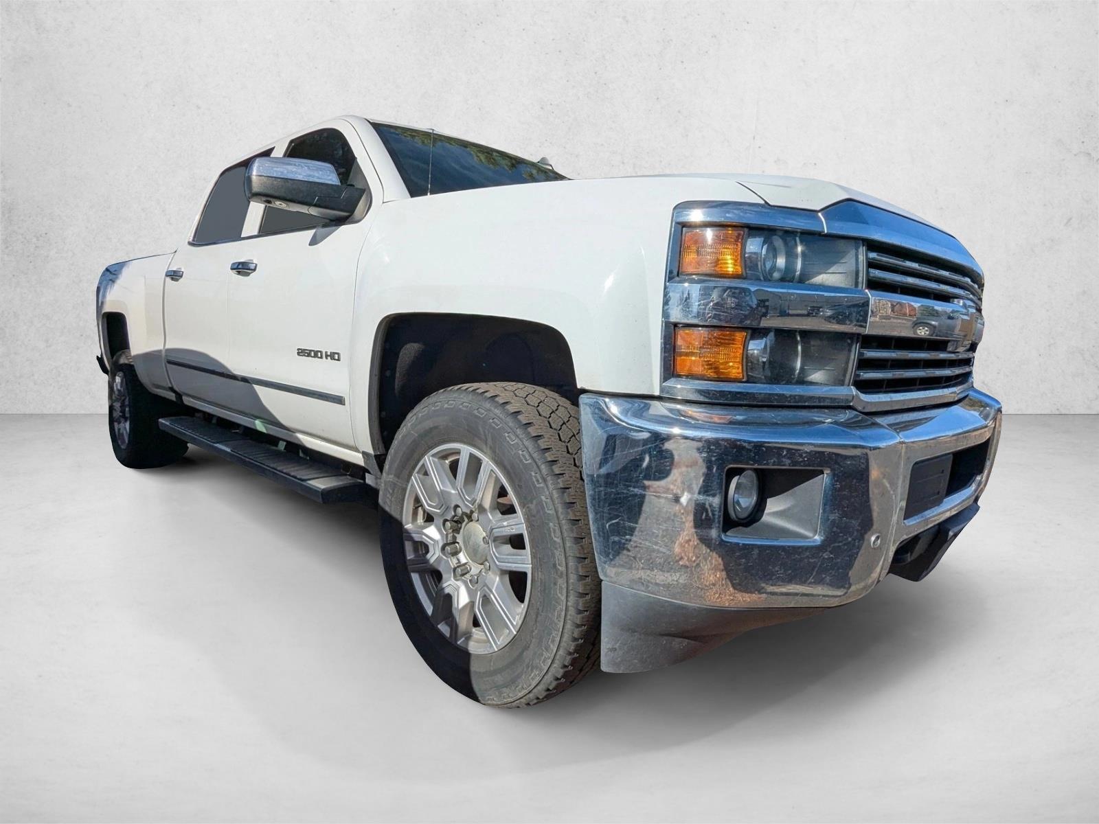 2016 Chevrolet Silverado 2500HD LTZ photo 3