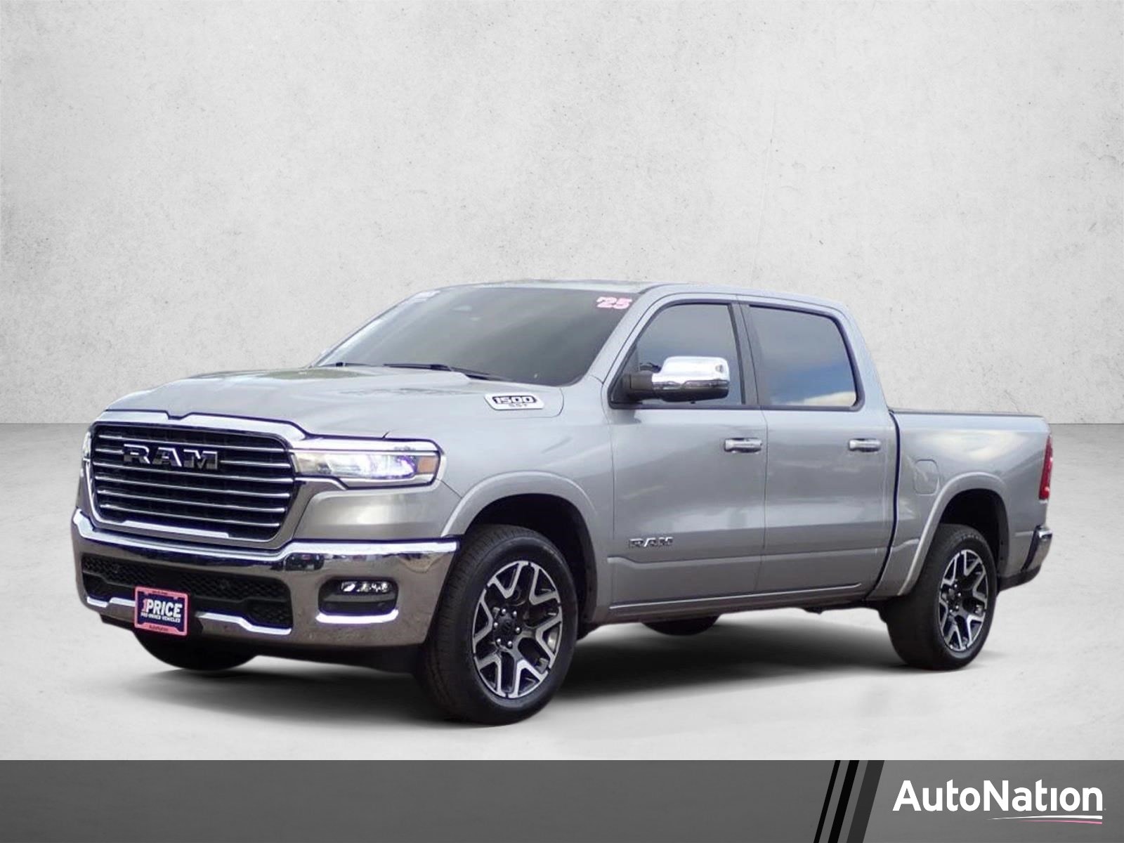 2025 RAM 1500 Laramie 4x4 Crew Cab 5'7's photo