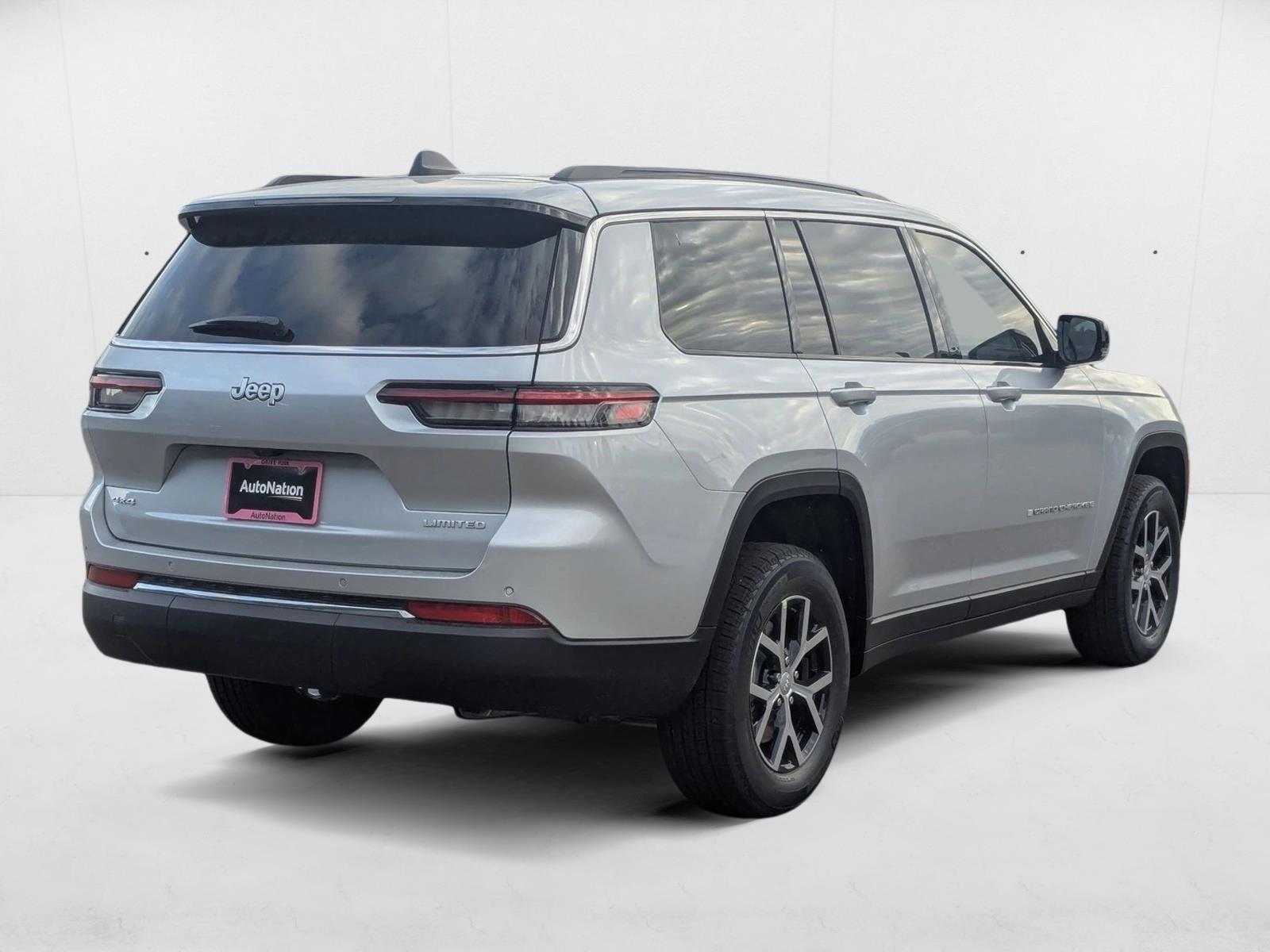 2025 Jeep Grand Cherokee Limited photo 2