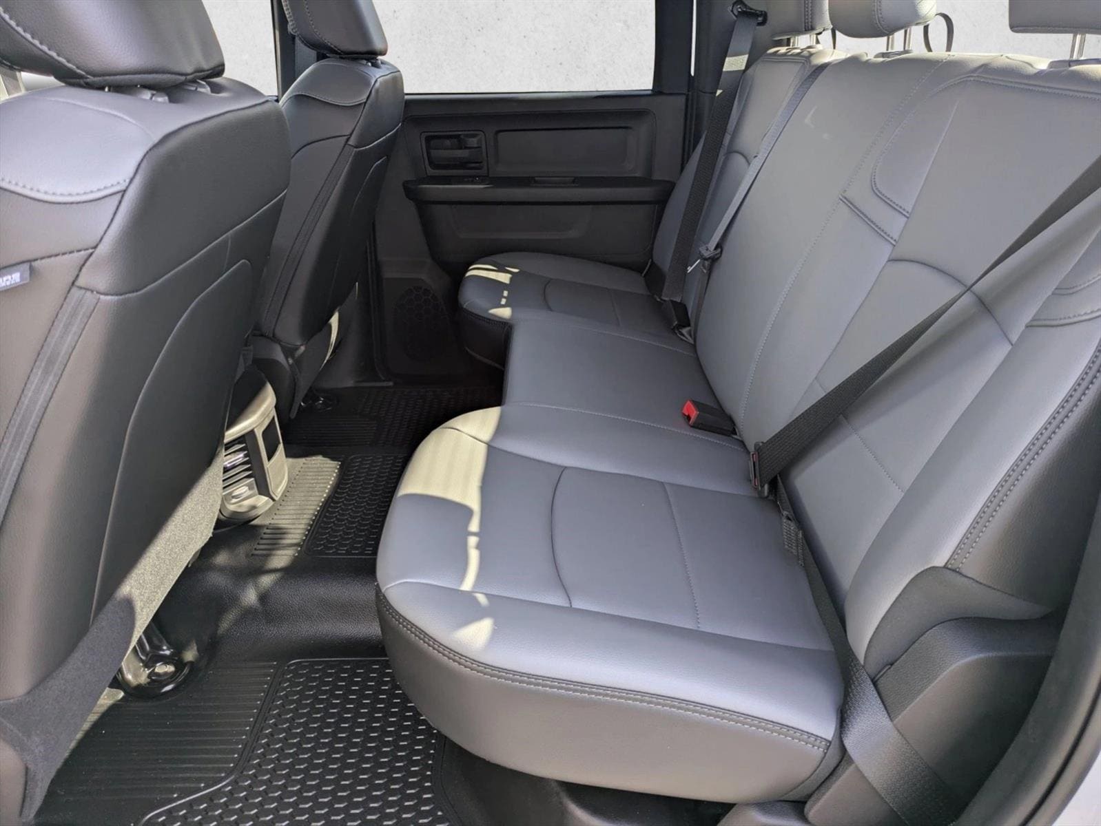2026 RAM 2500 Tradesman - Photo 14