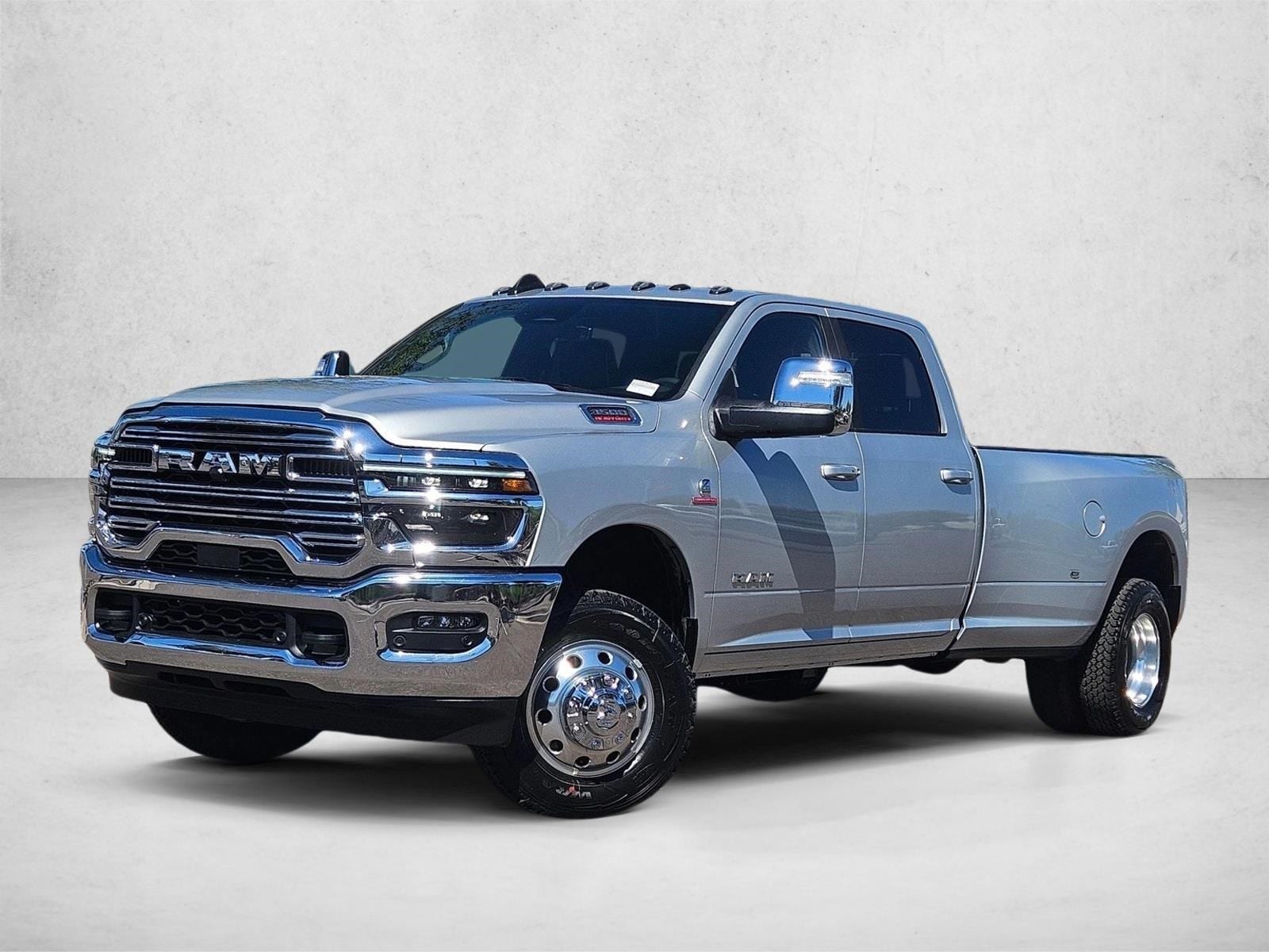 2026 RAM Ram 3500 Pickup Laramie's photo