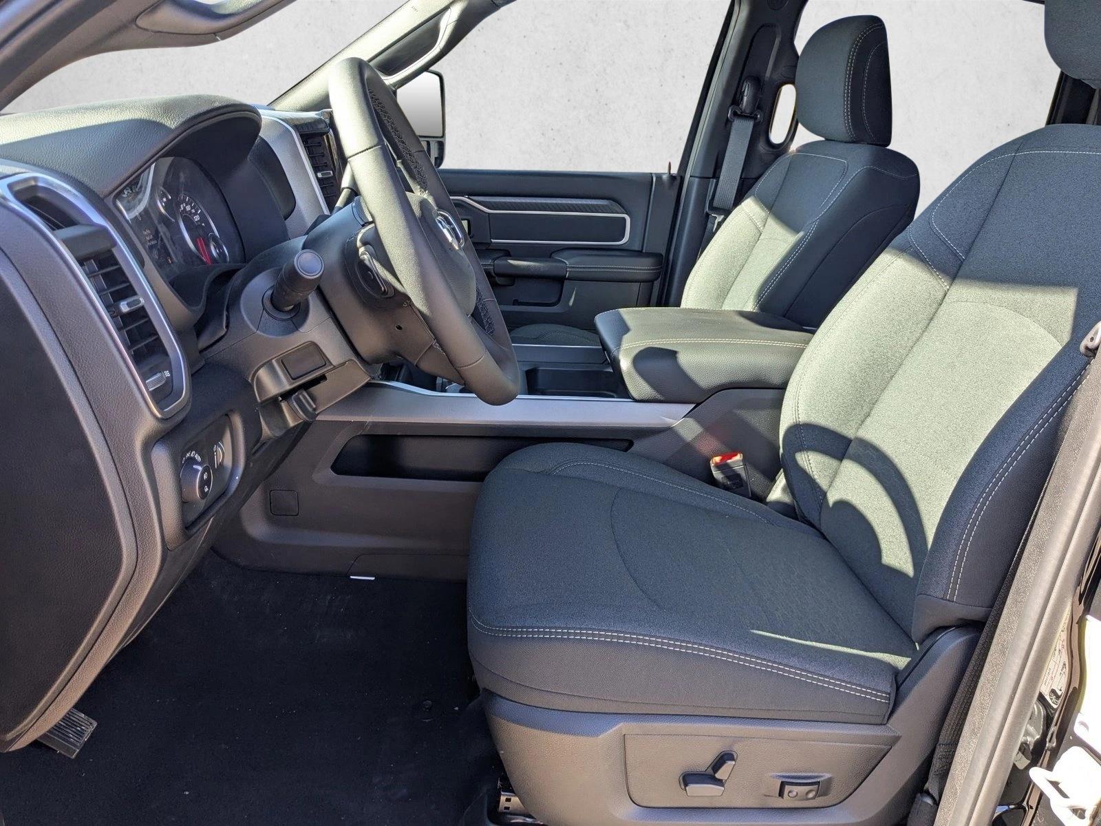 2026 Ram 2500 Big Horn photo 4