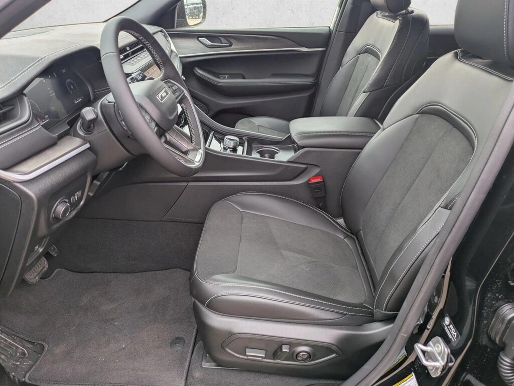 New 2026 Jeep Grand Cherokee Laredo Altitude SUV