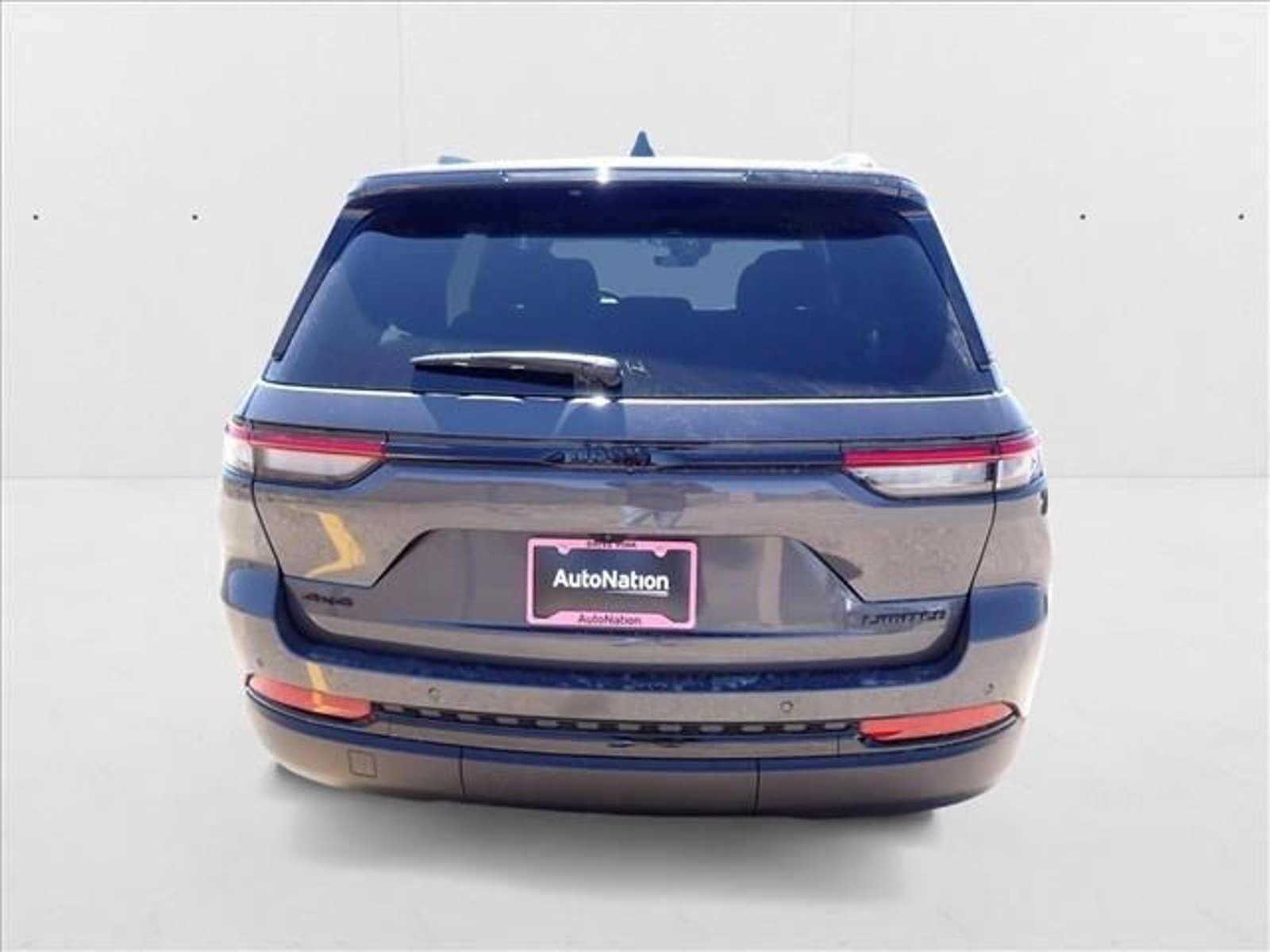 2025 Jeep Grand Cherokee Limited photo 2