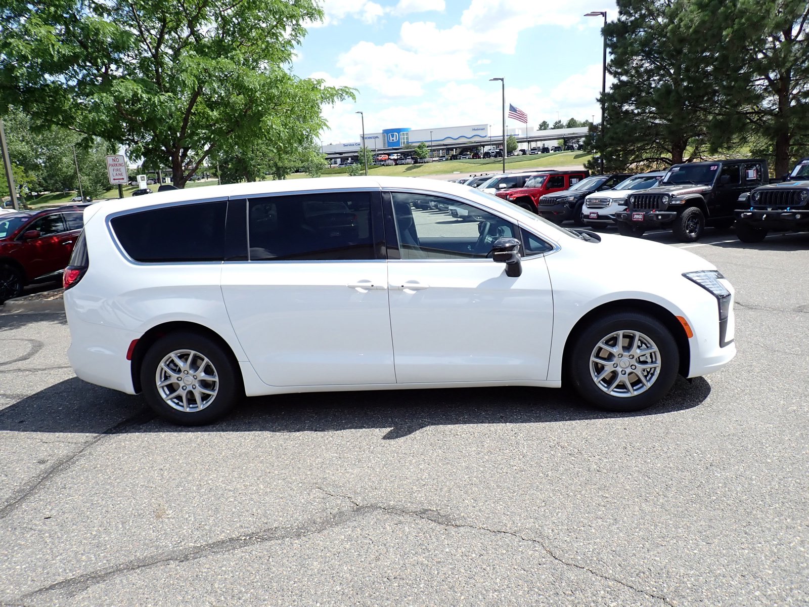 New 2027 Chrysler Pacifica Select Van Passenger Van