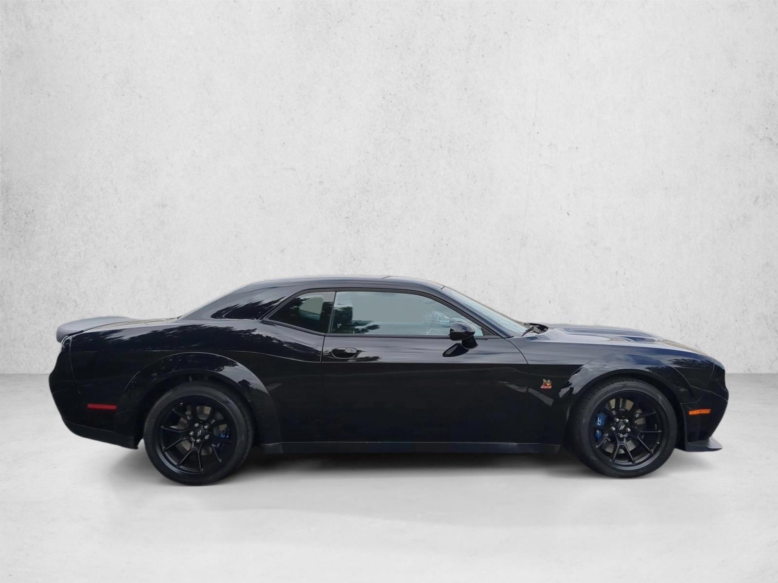 2023 Dodge Challenger R/T Scat Pack Widebody photo 4
