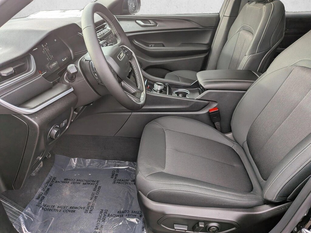 New 2025 Jeep Grand Cherokee Laredo X SUV