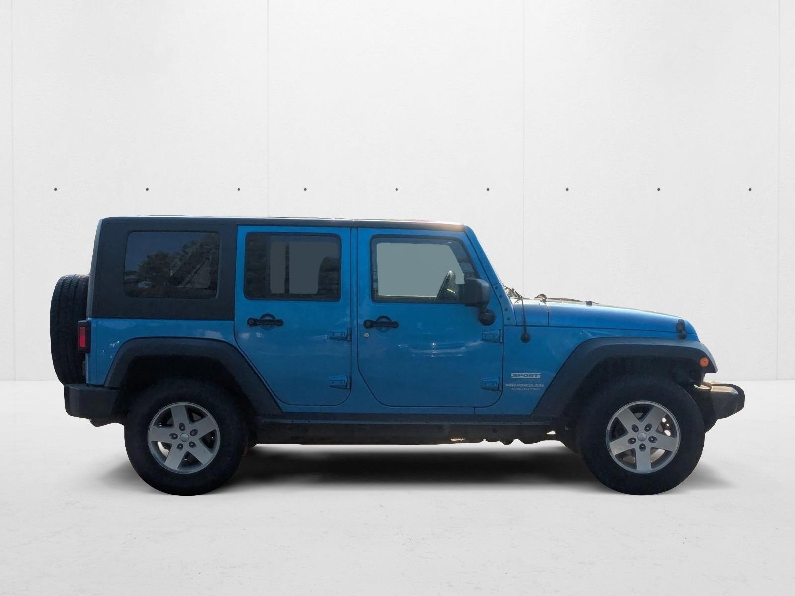 2010 Jeep Wrangler Unlimited X photo 3
