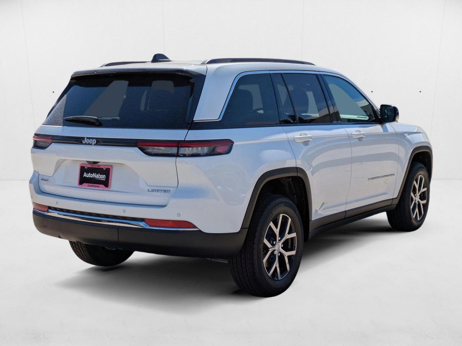 2025 Jeep Grand Cherokee Limited photo 2