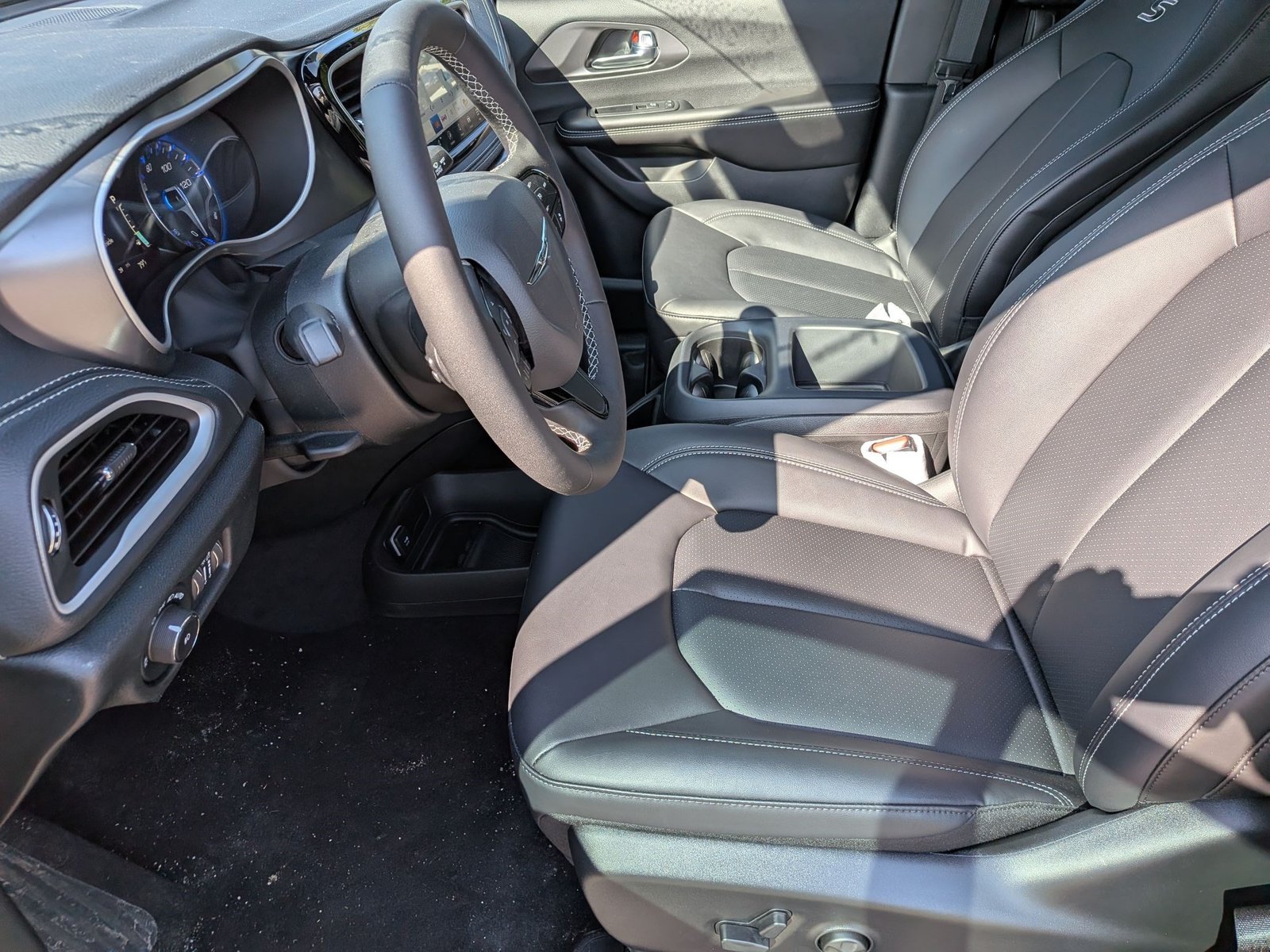 New 2026 Chrysler Pacifica Select Van Passenger Van