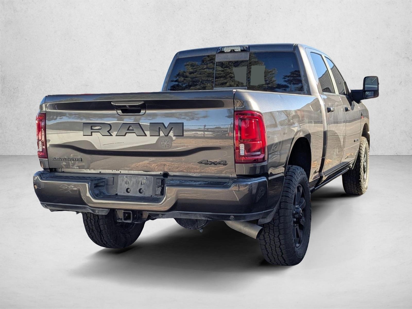 2025 Ram 3500 Laramie photo 4