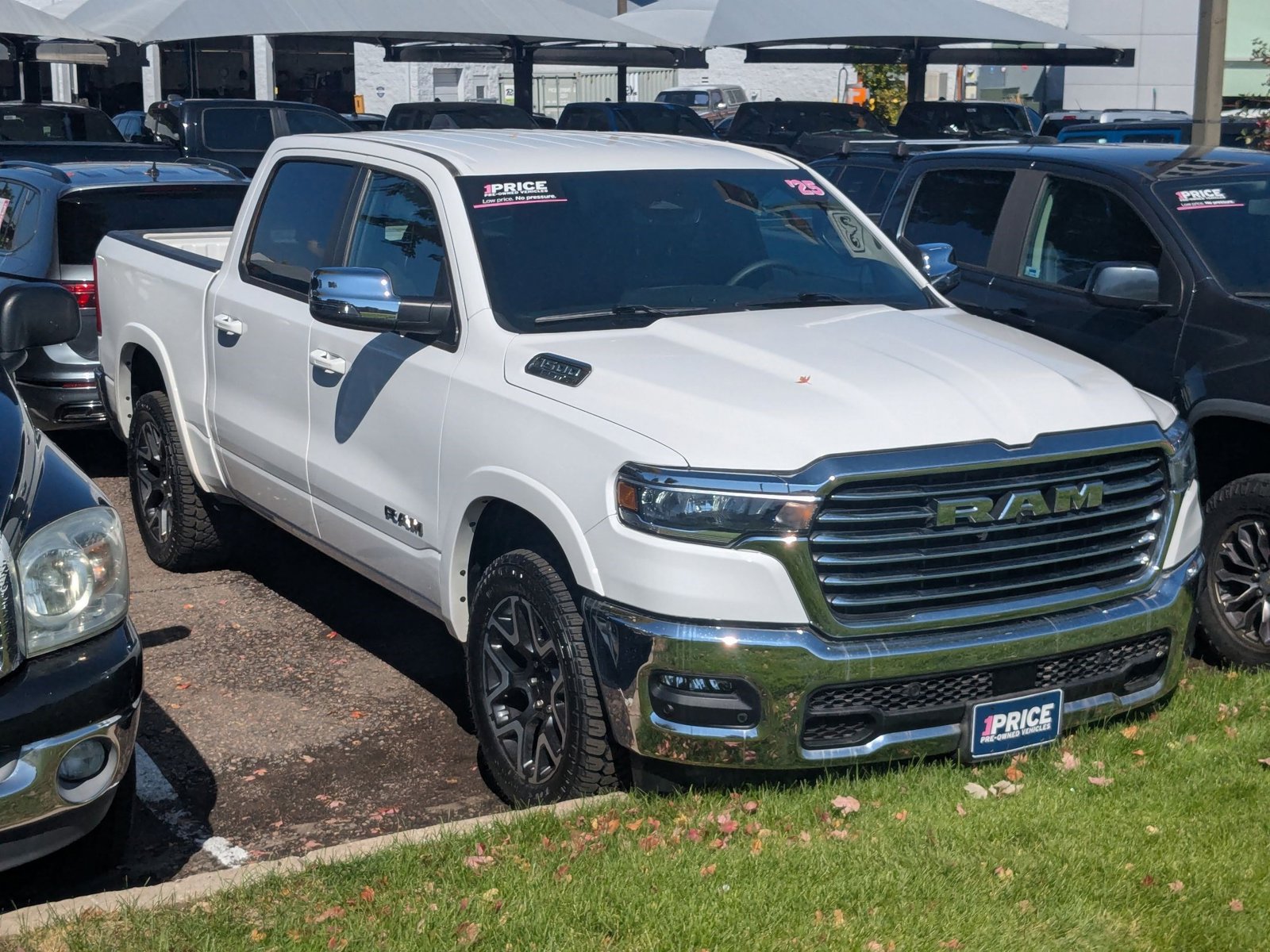 2025 Ram 1500 Laramie photo 3
