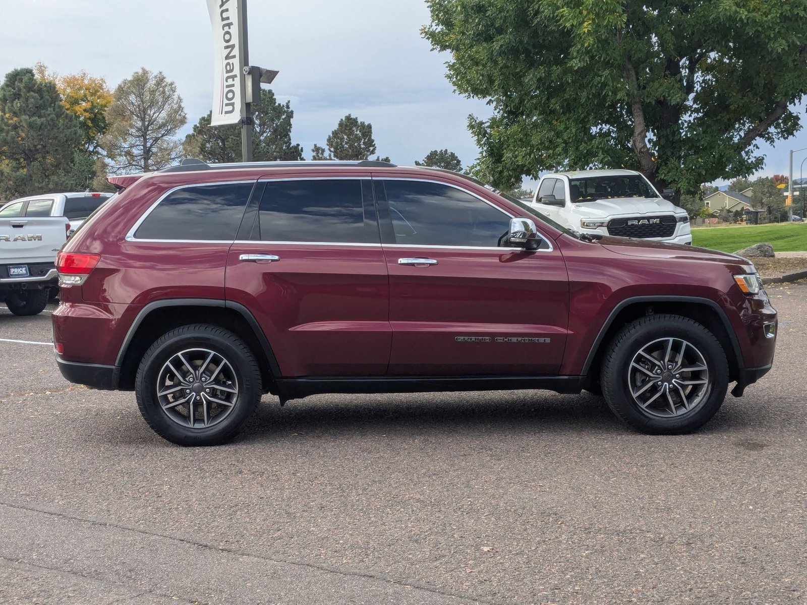2019 Jeep Grand Cherokee Limited photo 3