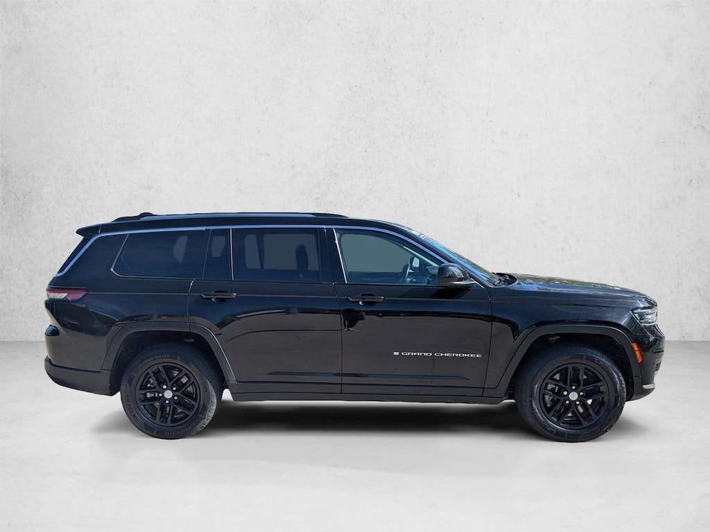 Used 2022 Jeep Grand Cherokee L Laredo Sport Utility