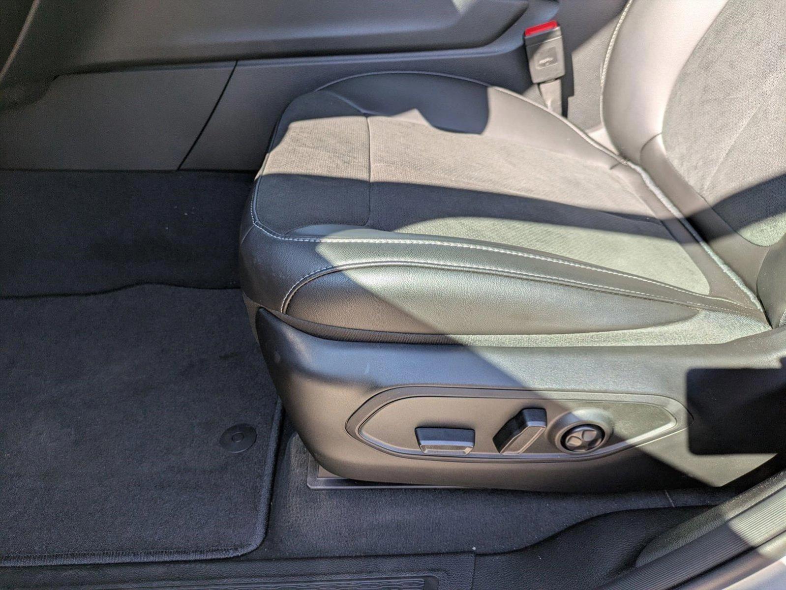 2025 Jeep Grand Cherokee Laredo photo 4