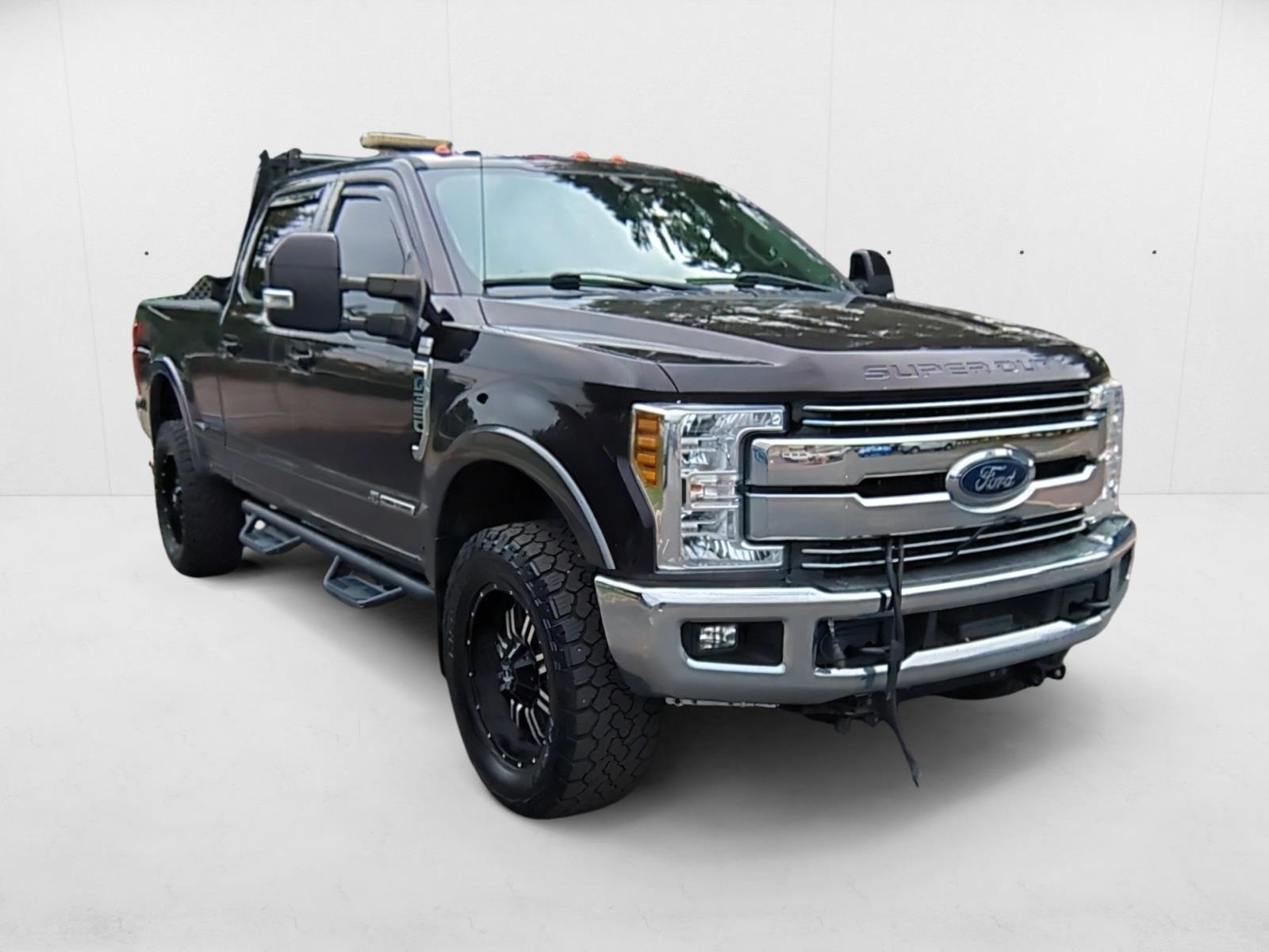 2018 Ford F-350 Lariat photo 3