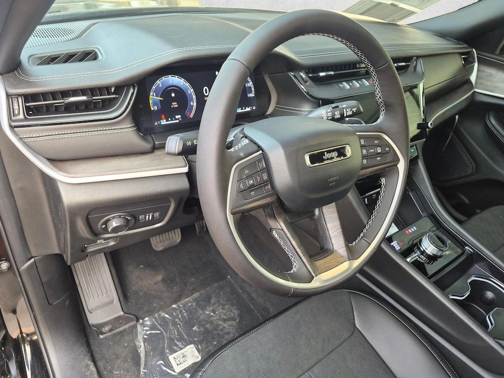 New 2026 Jeep Grand Cherokee Laredo Altitude SUV