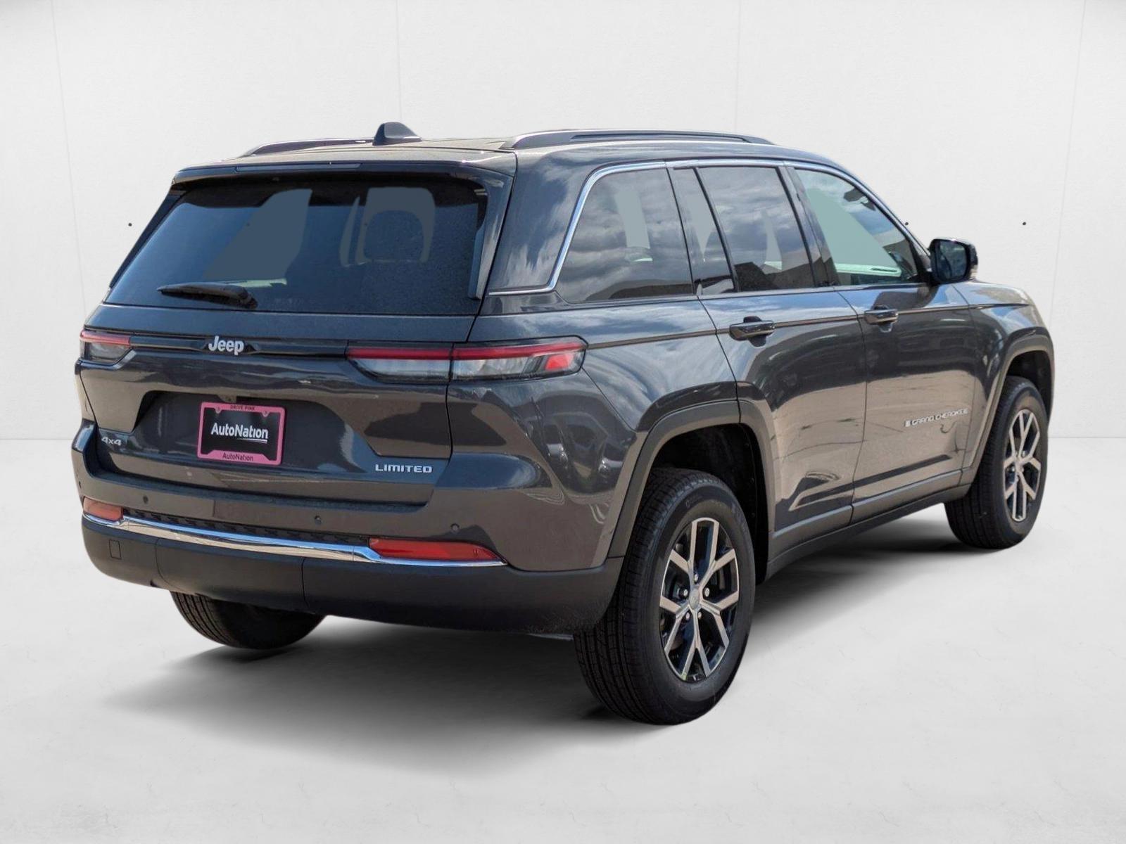 2025 Jeep Grand Cherokee Limited photo 2