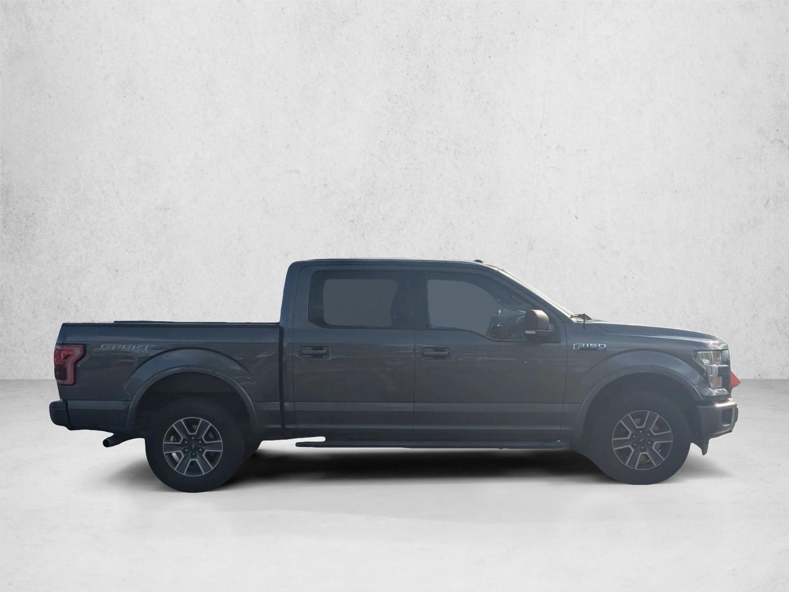 2016 Ford F-150 XLT photo 2