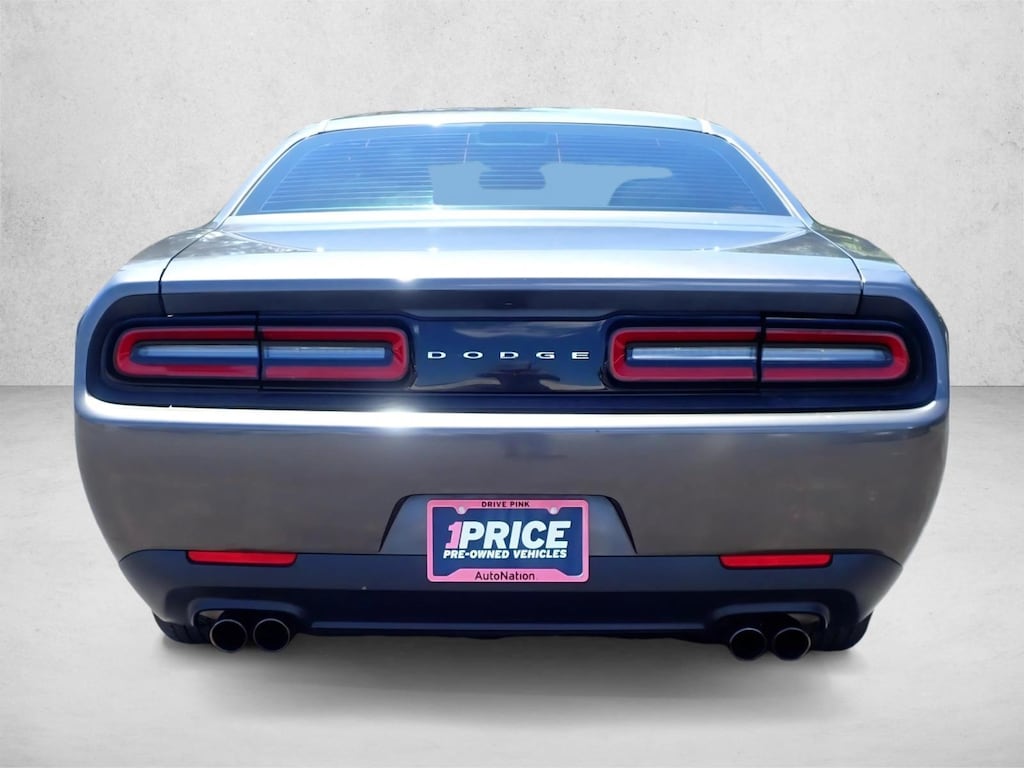 Used 2017 Dodge Challenger SXT 2dr Car