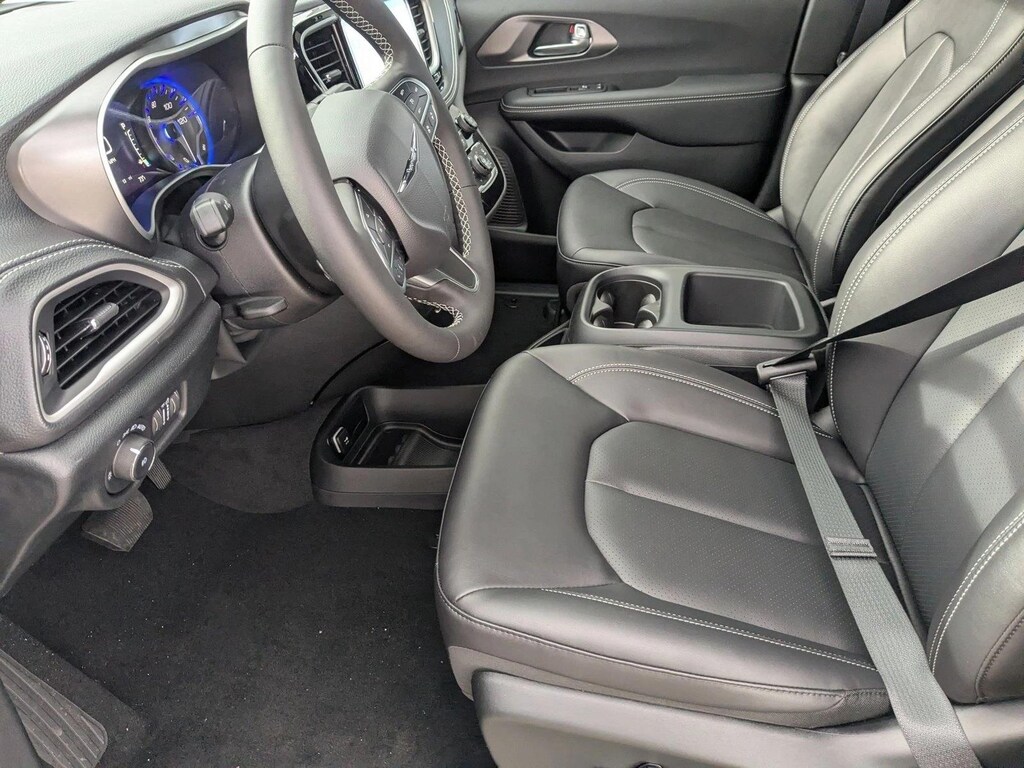 New 2026 Chrysler Pacifica Select Van Passenger Van