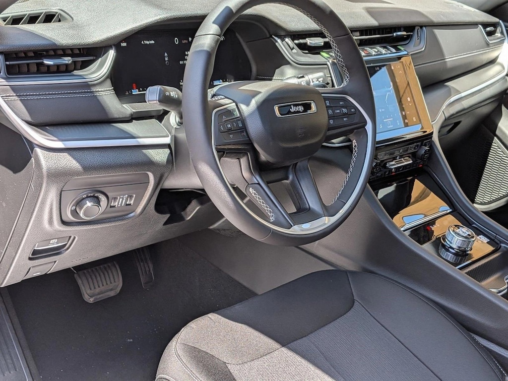 New 2026 Jeep Grand Cherokee Laredo X SUV
