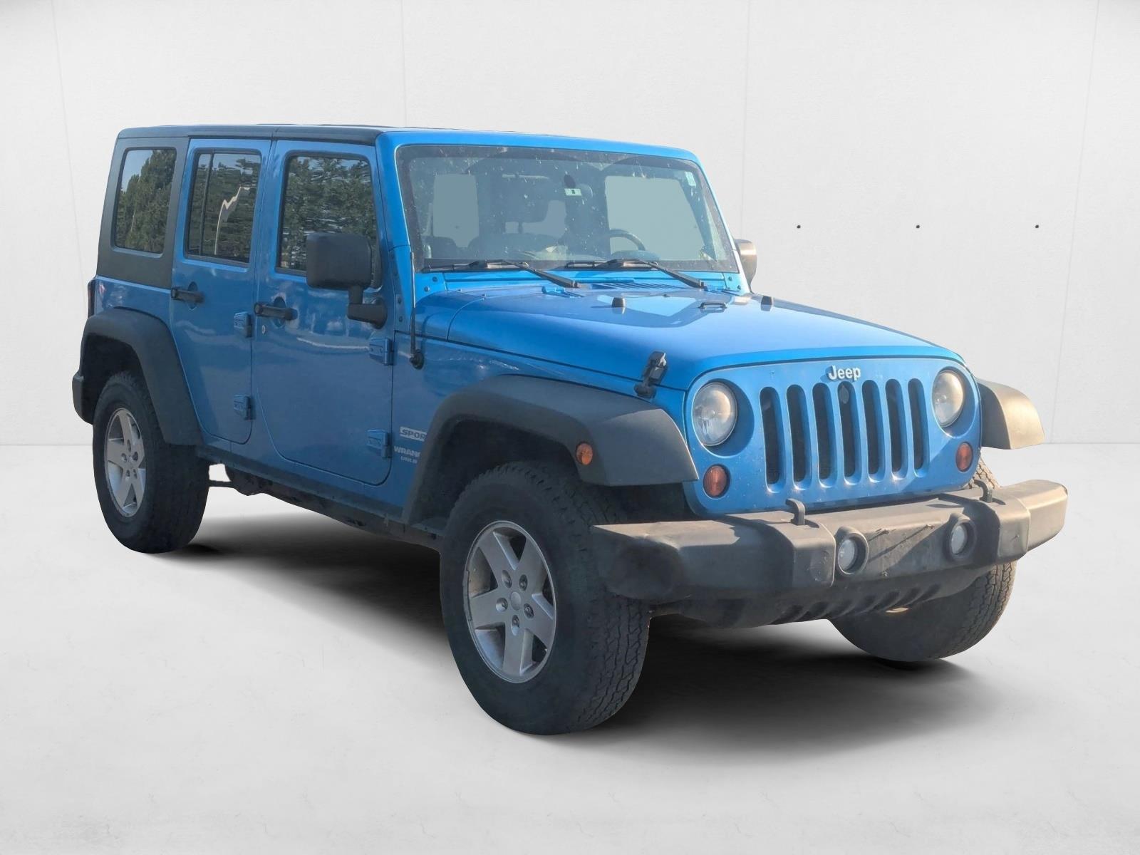 2010 Jeep Wrangler Unlimited X photo 2