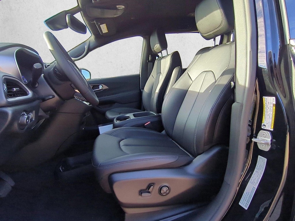 New 2026 Chrysler Pacifica Select Van Passenger Van