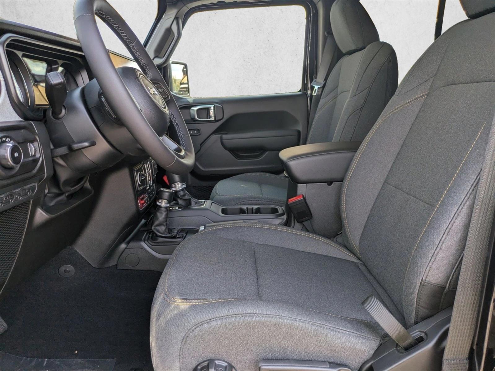 2025 Jeep Wrangler Willys photo 4