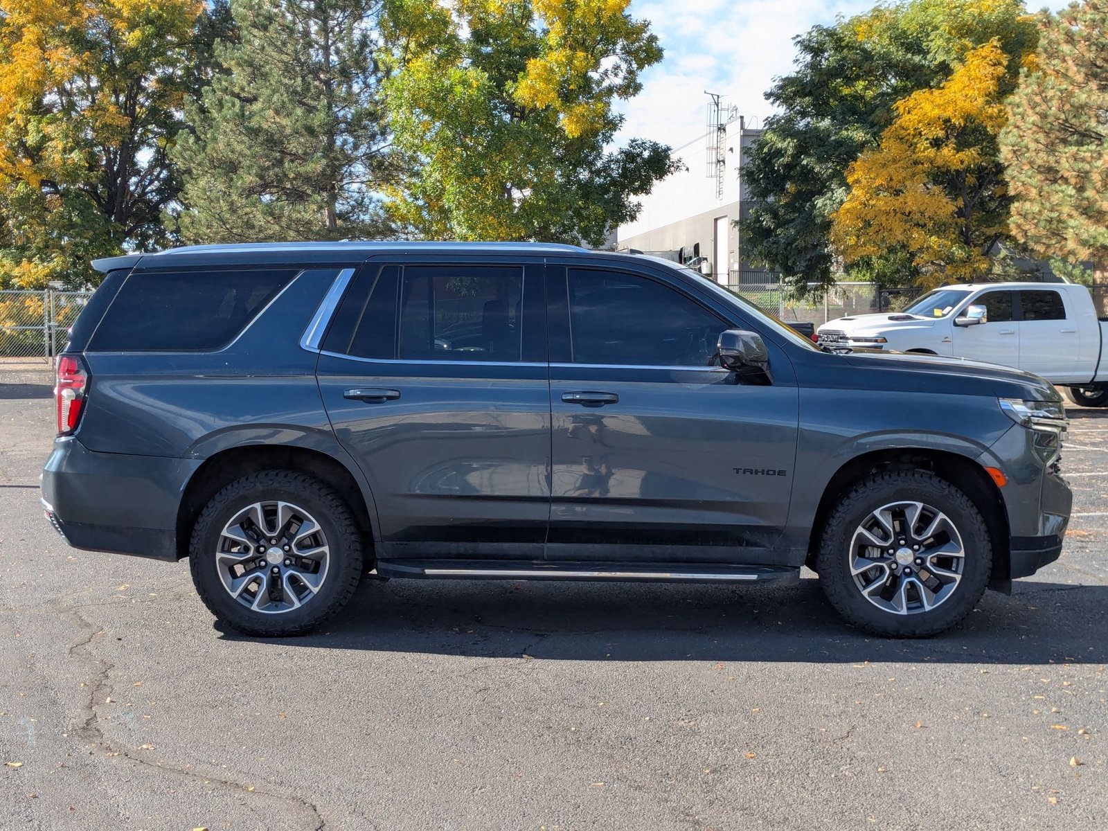 2021 Chevrolet Tahoe LT photo 3