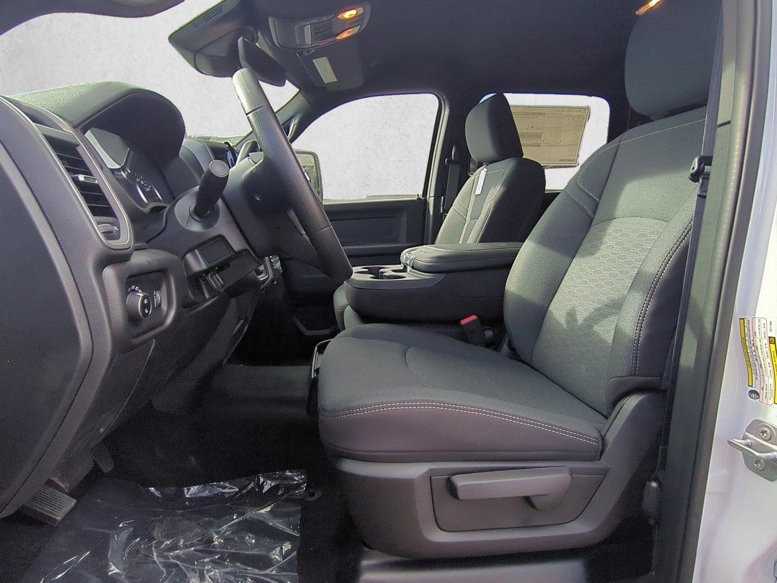 2026 Ram 2500 Tradesman photo 4