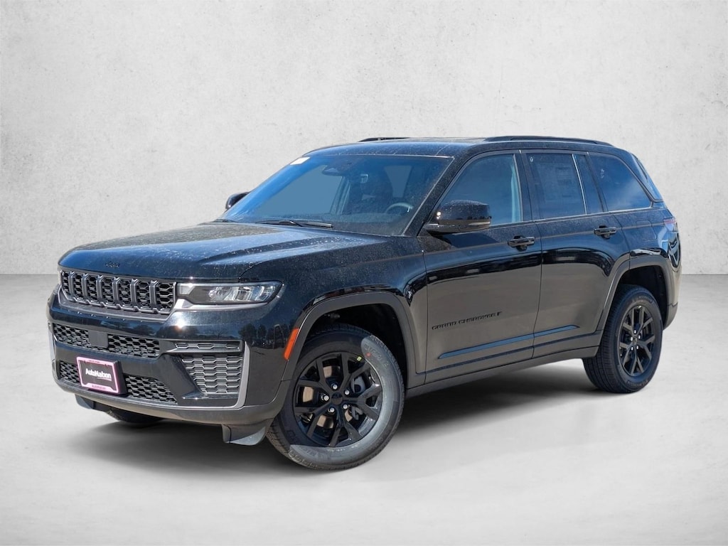 New 2026 Jeep Grand Cherokee Laredo Altitude SUV