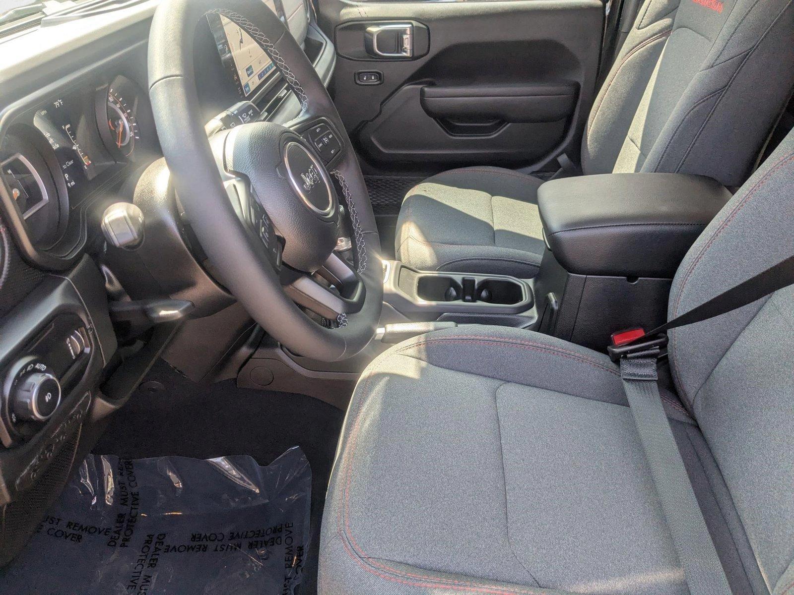 2025 Jeep Wrangler Rubicon photo 4