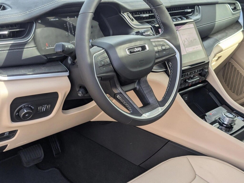 New 2025 Jeep Grand Cherokee Limited SUV