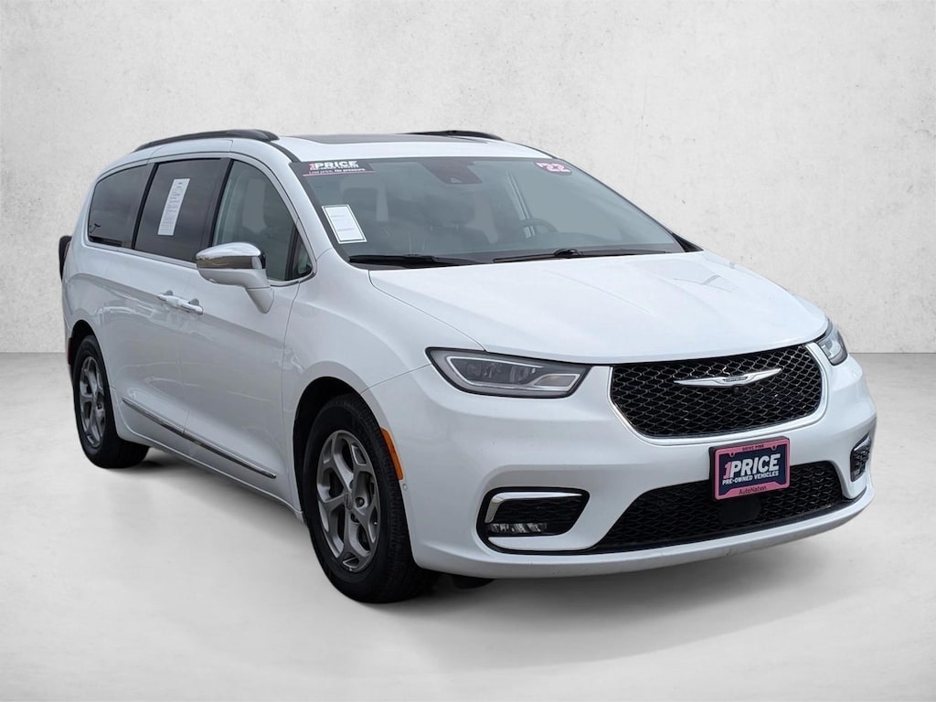 Used 2022 Chrysler Pacifica Limited Mini-van Passenger