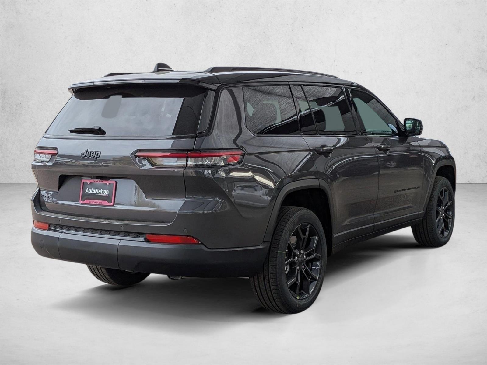 2025 Jeep Grand Cherokee Limited photo 2