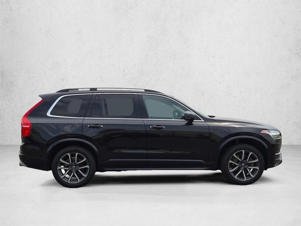 Used 2019 Volvo XC90 Momentum Sport Utility