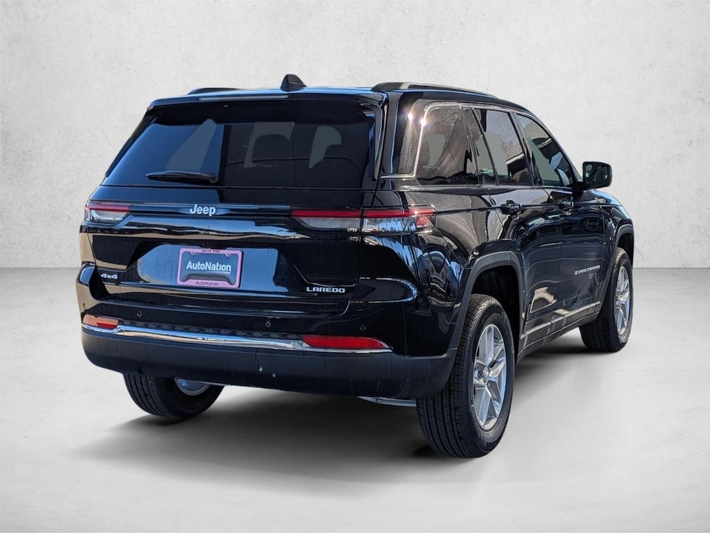New 2026 Jeep Grand Cherokee Laredo X SUV