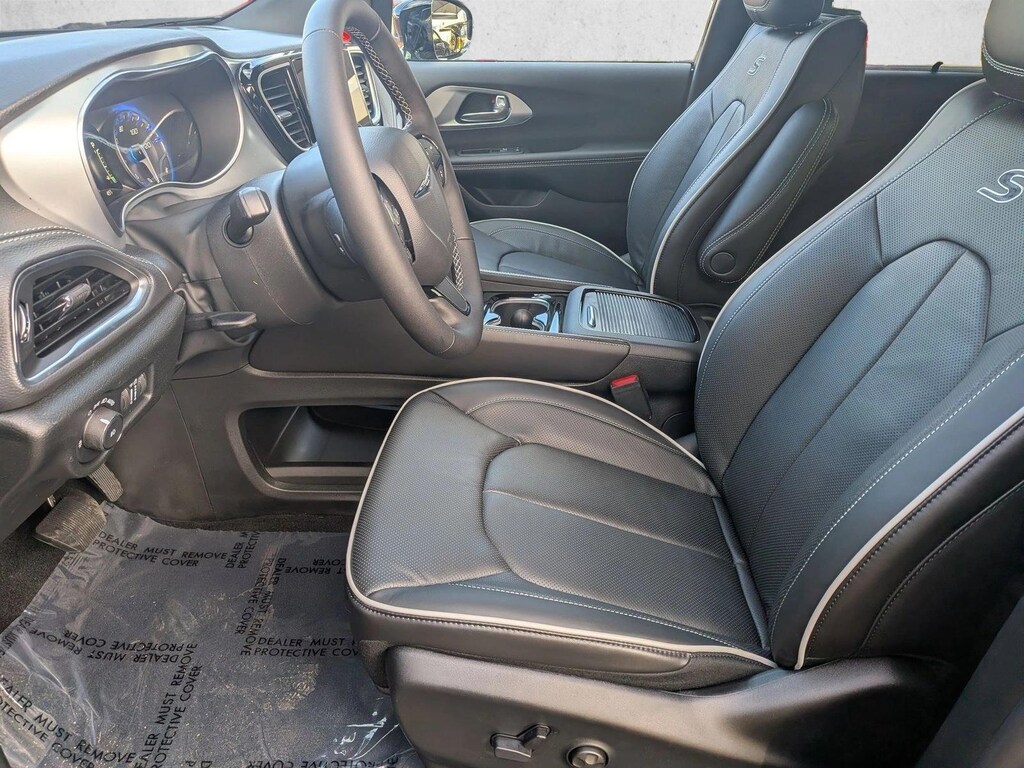 New 2026 Chrysler Pacifica Limited Van Passenger Van