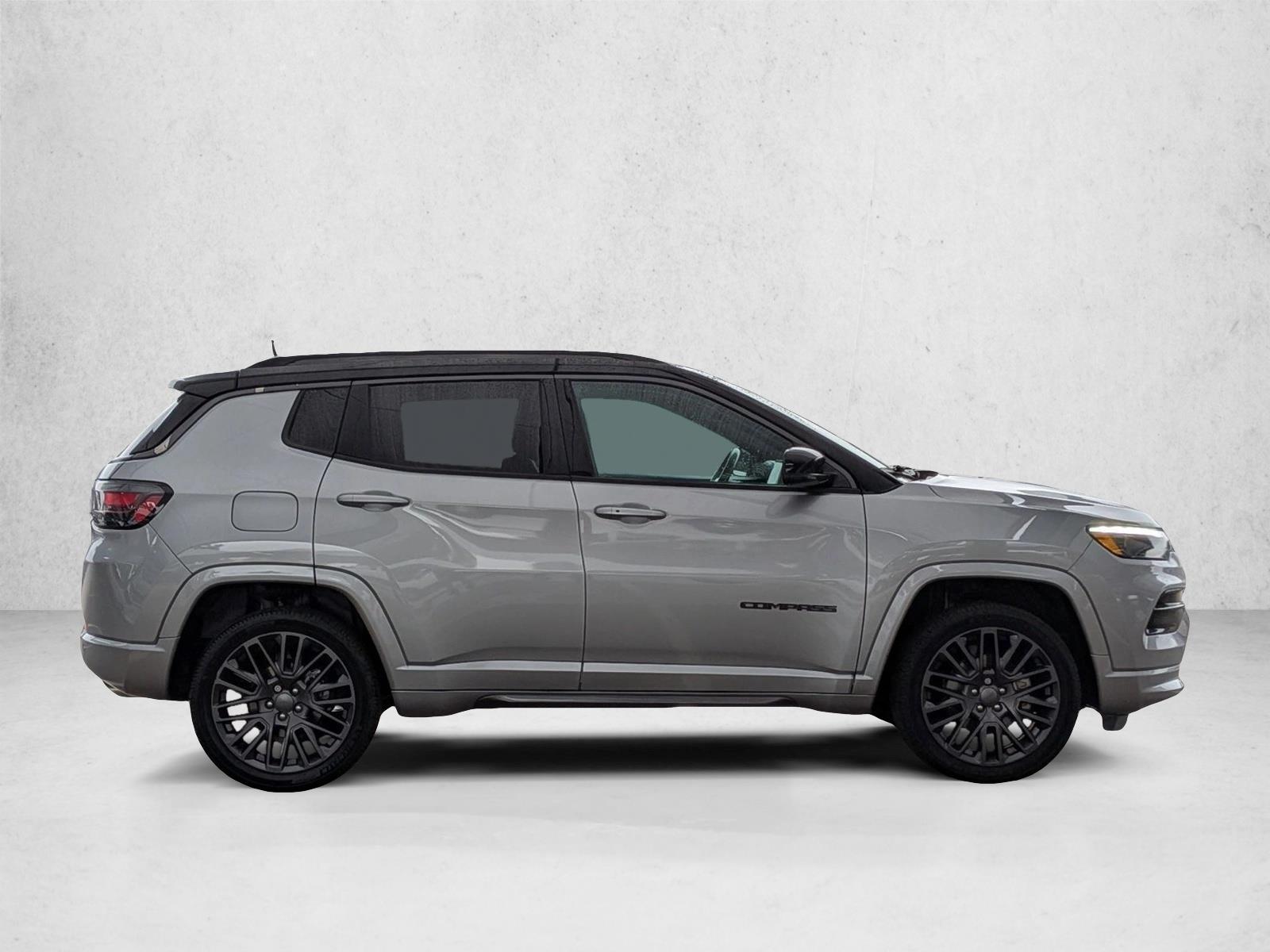 2022 Jeep Compass High Altitude photo 2