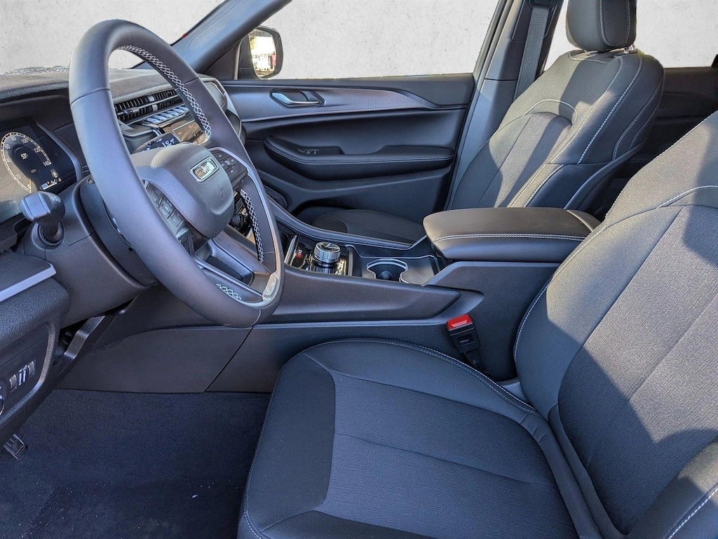 New 2026 Jeep Grand Cherokee Laredo X SUV