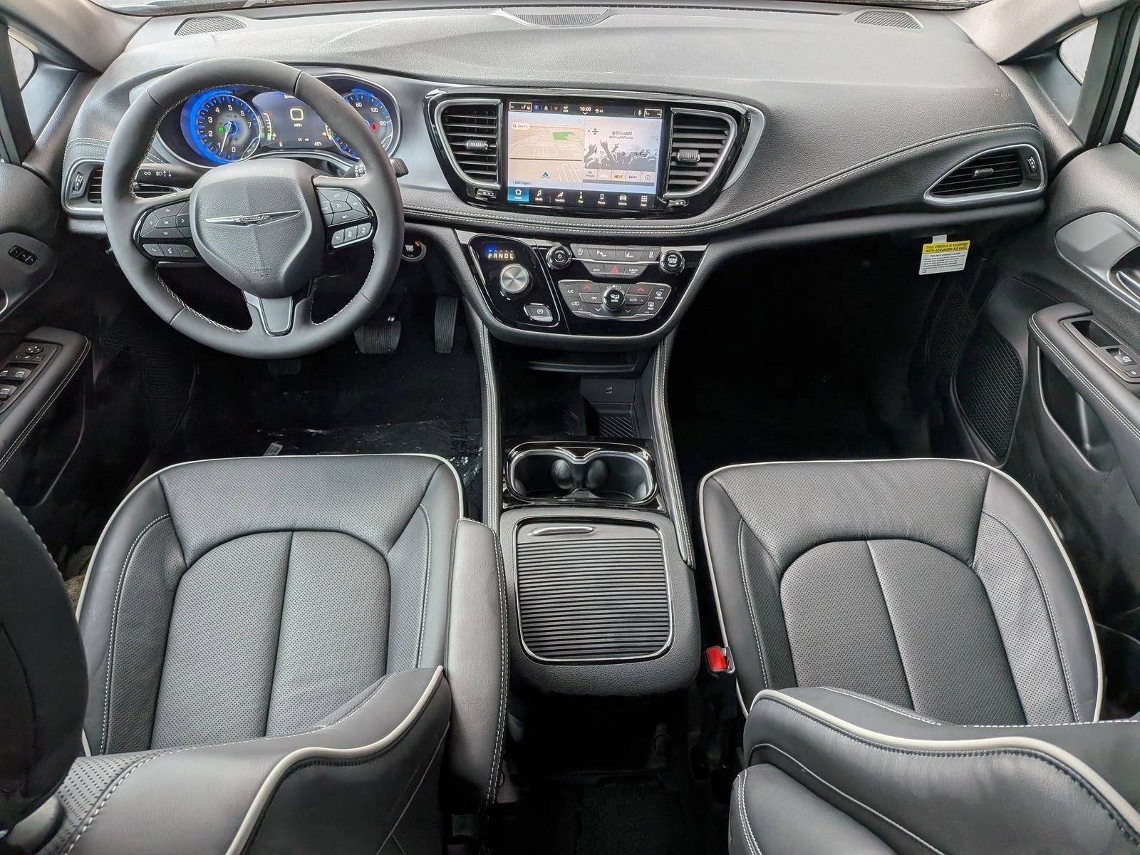 2026 Chrysler Pacifica Limited - Photo 15