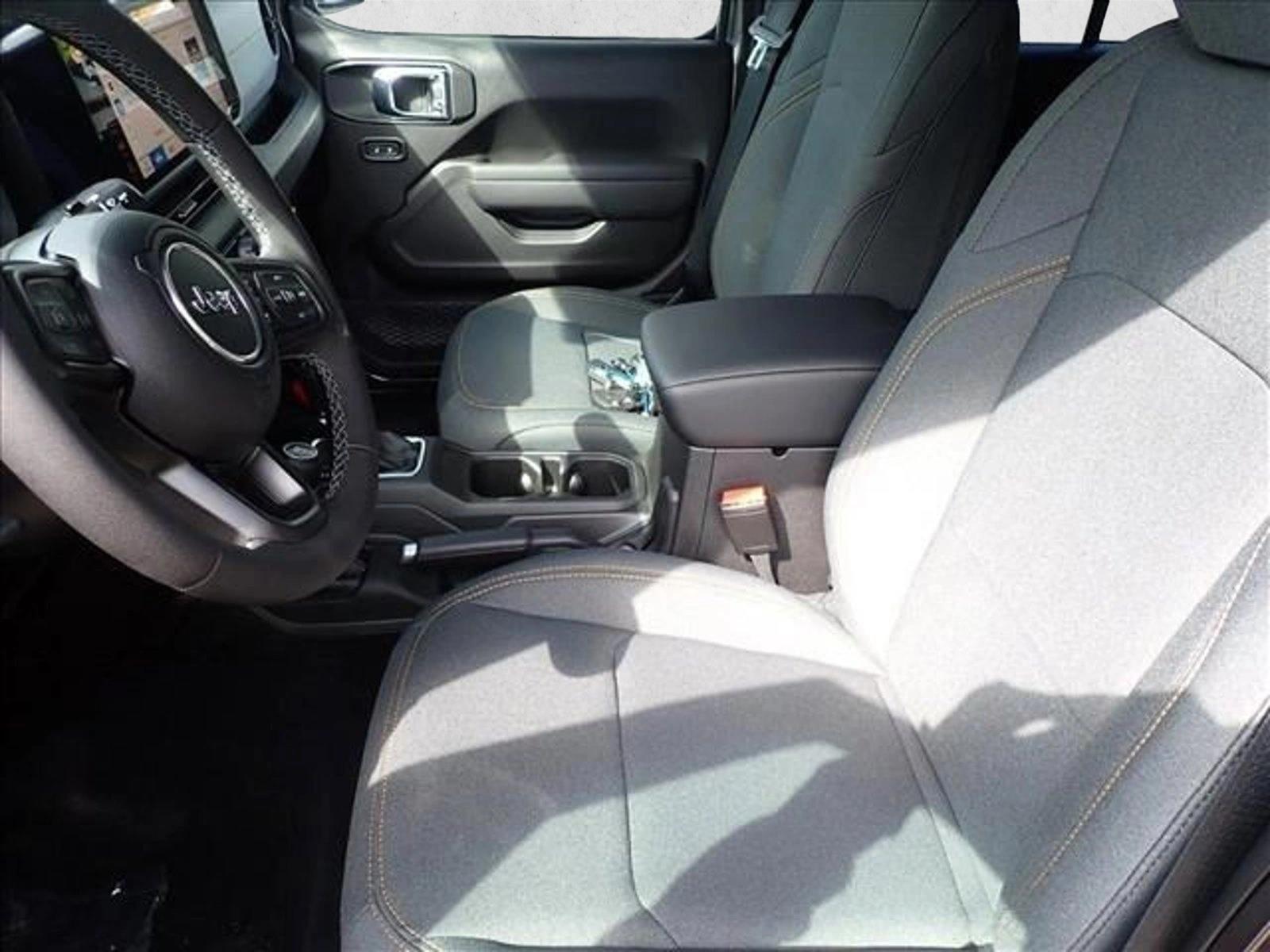 2025 Jeep Wrangler 4-Door Willys - Photo 10